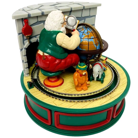 Willitts Musical Motion Santa Figure Plays Santa Claus is Coming to Town (READ) - Picture 3 of 16